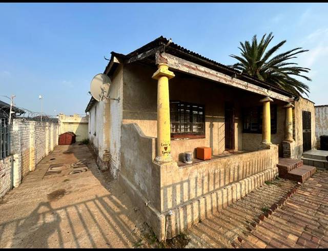 4 BEDROOM HOUSE FOR SALE IN SPRINGS CENTRAL